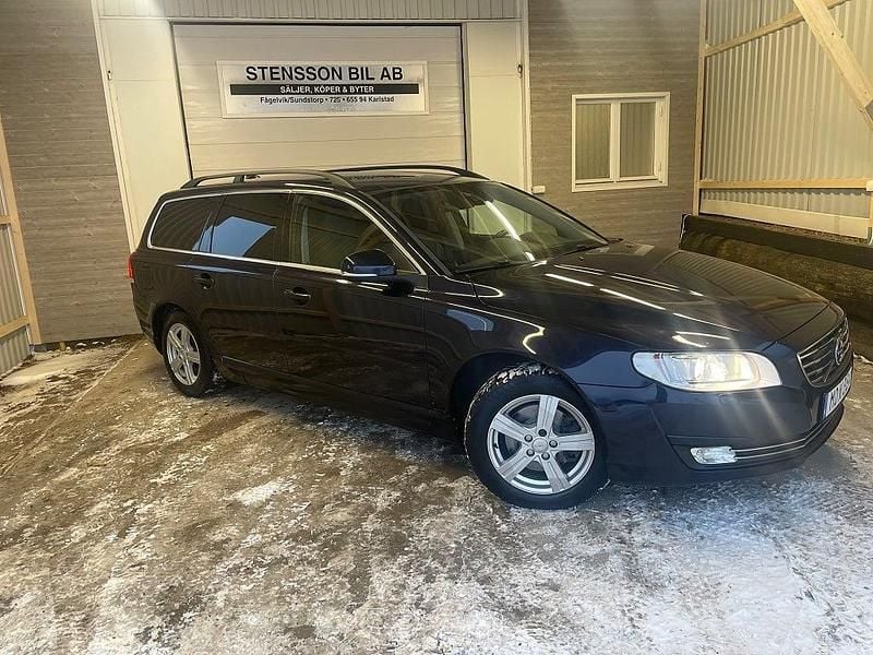Begagnad Volvo V70 Momentum 181 HK (133 kW) 2015 Blå Kombi