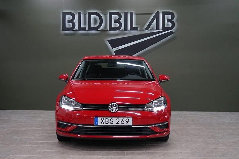 Begagnad VW Golf VII 116 HK (85 kW) 2018 Röd Halvkombi