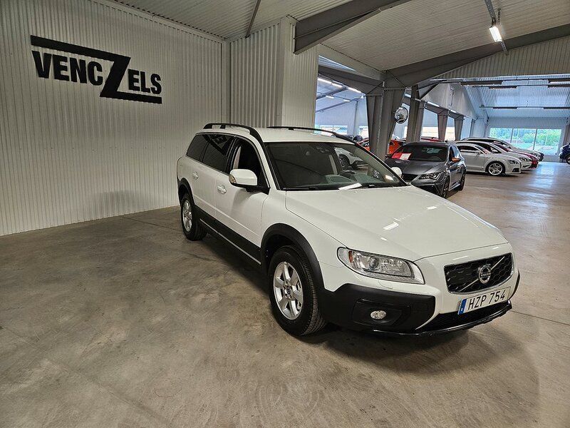 Begagnad Volvo XC70 Momentum 181 HK (133 kW) 2015 Vit SUV
