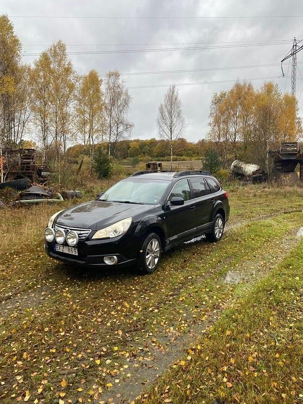 Begagnad Subaru Outback 167 HK (122 kW) 2010 Sedan