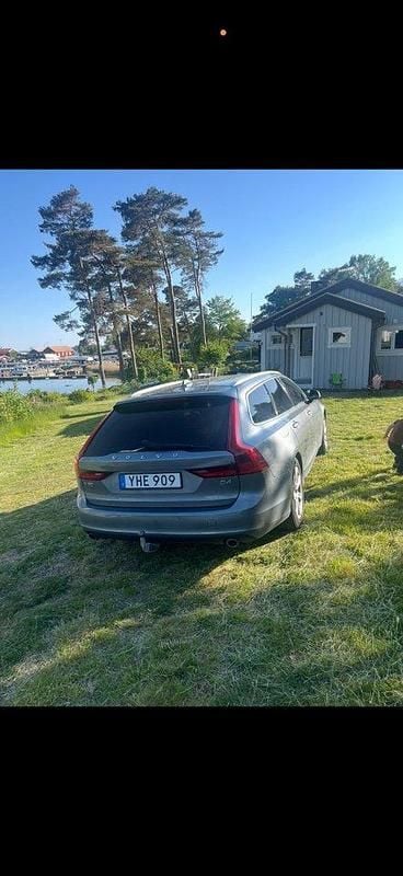 Grå Begagnad 2017 Volvo V90 Momentum Kombi | 170 000 kr (Bra pris) - Bild 1/2