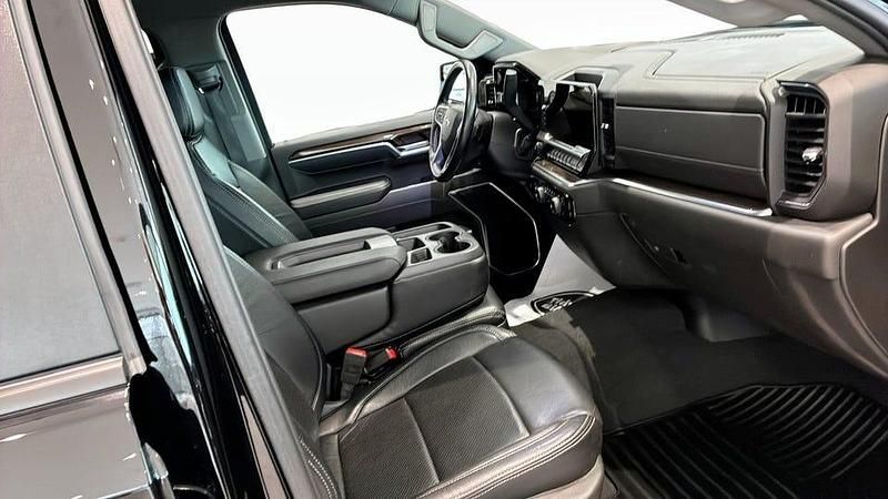 Begagnad Chevrolet Silverado 360 HK (264 kW) 2022 Svart