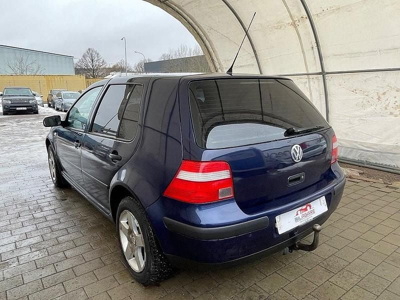 Begagnad VW Golf IV Ocean 105 HK (77 kW) 2003 Blå Halvkombi