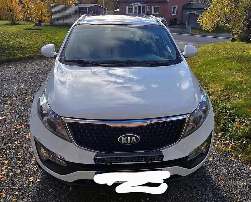 Begagnad 2015 Kia Sportage SUV | 110 000 kr (Marknadspris) - Bild 1/4