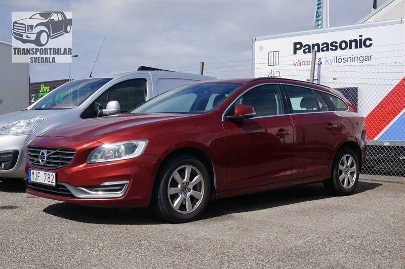 Röd Begagnad 2014 Volvo V60 Momentum Kombi | 79 000 kr (Marknadspris) - Bild 1/4