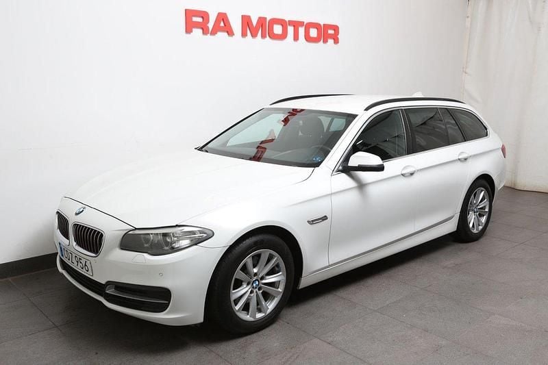 Vit Begagnad 2014 BMW 520 Kombi | 149 900 kr (Marknadspris) - Bild 1/3