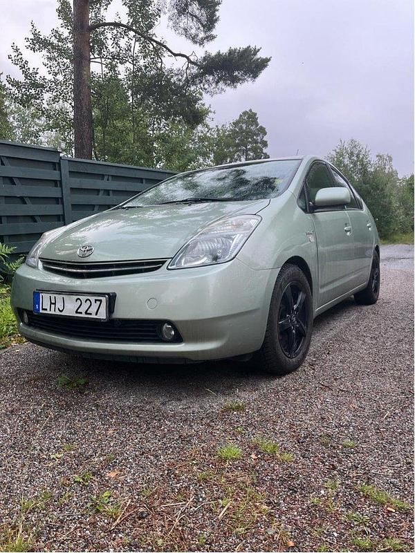 Grön Begagnad 2008 Toyota Prius Halvkombi | 55 000 kr (Marknadspris) - Bild 1/4