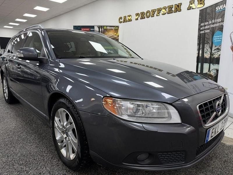Begagnad Volvo V70 Summum 163 HK (119 kW) 2011 Grå Kombi
