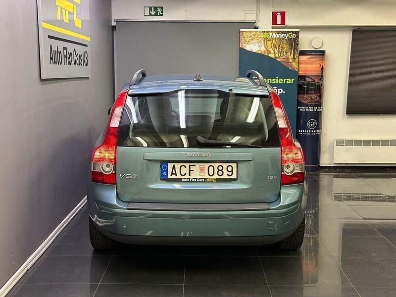 Begagnad Volvo V50 Kinetic 125 HK (91 kW) 2007 Blå Kombi