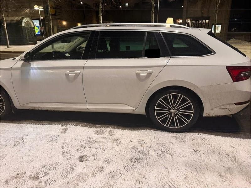 Begagnad 2022 Skoda Superb Kombi | 149 000 kr (Bra pris) - Bild 1/4
