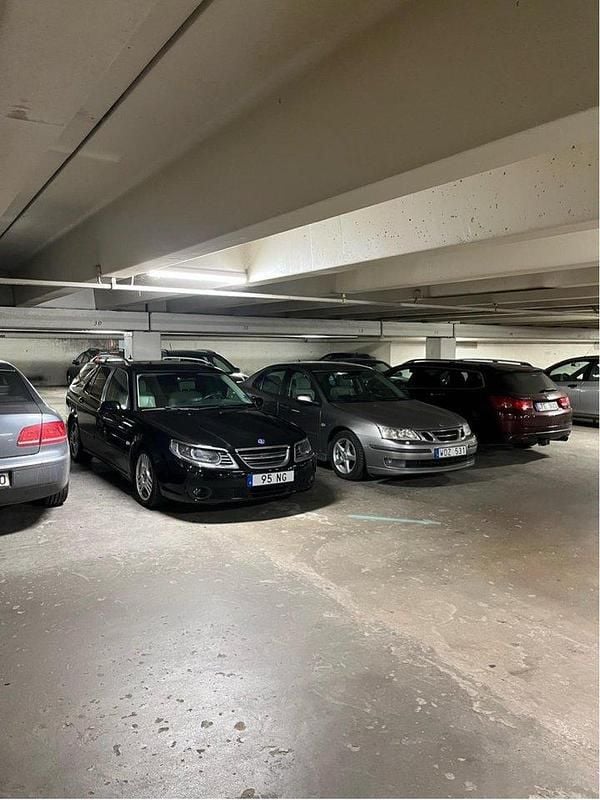 Svart Begagnad 2009 Saab 9-5 Kombi | 40 000 kr (Lite dyr) - Bild 1/4