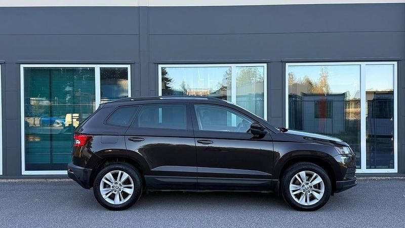 Brun Begagnad 2018 Skoda Karoq Ambition SUV | 159 400 kr (Lite dyr) - Bild 1/4