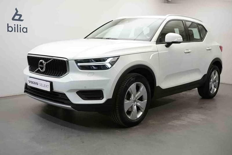 Vit Begagnad 2022 Volvo XC40 SUV | 289 900 kr - Bild 1/1