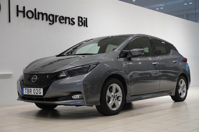 Grå/silver Begagnad 2023 Nissan Leaf Acenta Halvkombi | 198 800 kr (Superpris) - Bild 1/4