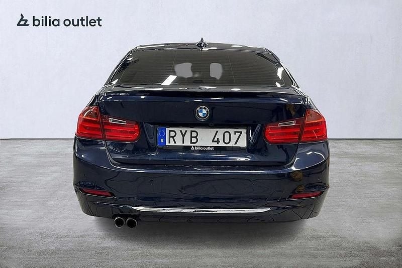 Begagnad BMW 328 245 HK (180 kW) 2013 Blå Sedan