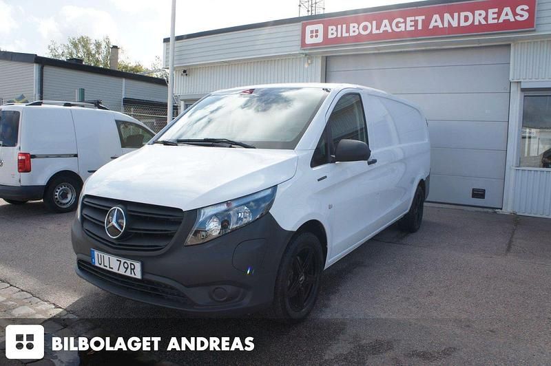 Vit Begagnad 2022 Mercedes e-Vito Minibuss | 239 900 kr (Bra pris) - Bild 1/4
