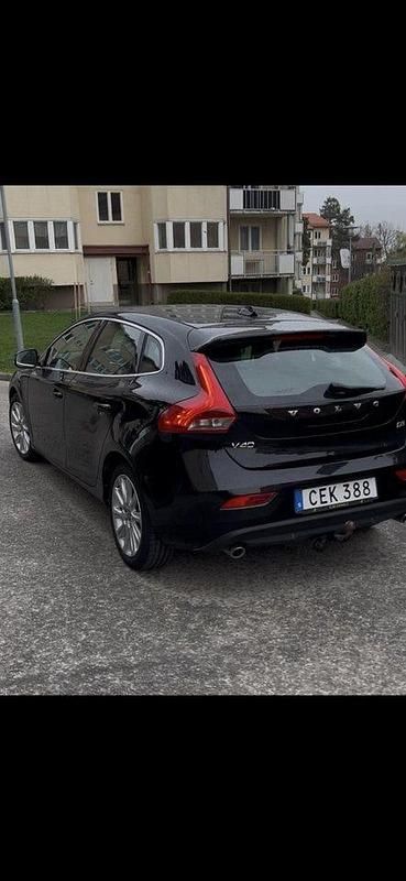 Svart Begagnad 2014 Volvo V40 Momentum Kombi | 115 000 kr (Bra pris) - Bild 1/4