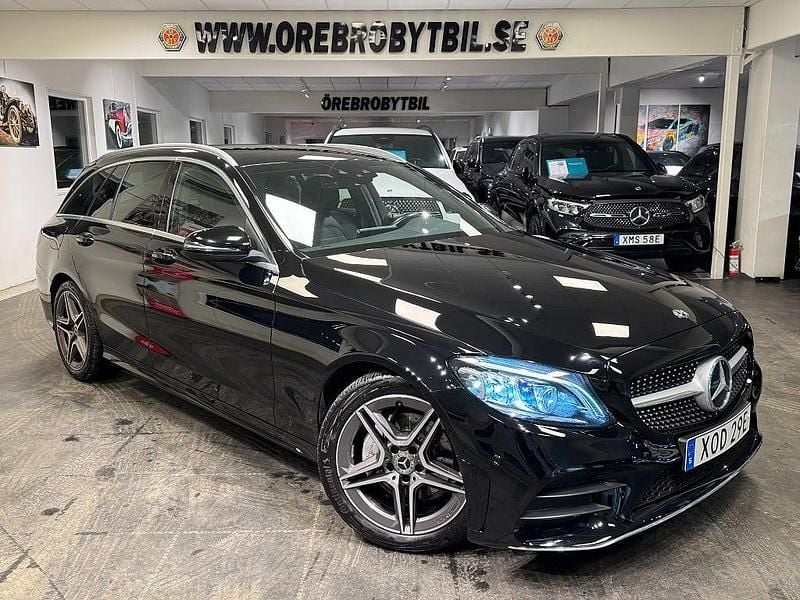 Svart Begagnad 2021 Mercedes C200 AMG Kombi | 299 900 kr (Bra pris) - Bild 1/4