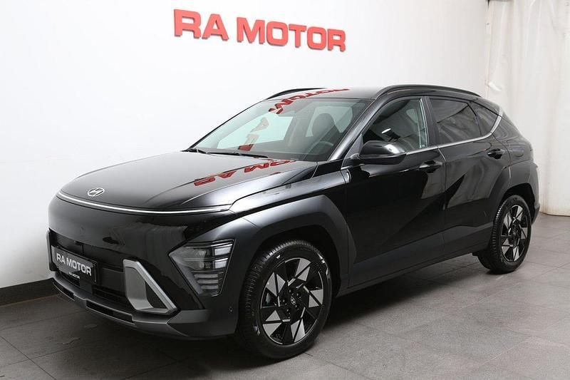 Ny 2025 Hyundai Kona Advanced SUV | 341 910 kr (Marknadspris) - Bild 1/4
