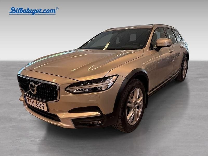 Brun Begagnad 2018 Volvo V90 CC Business Edition Kombi | 325 000 kr (Marknadspris) - Bild 1/4
