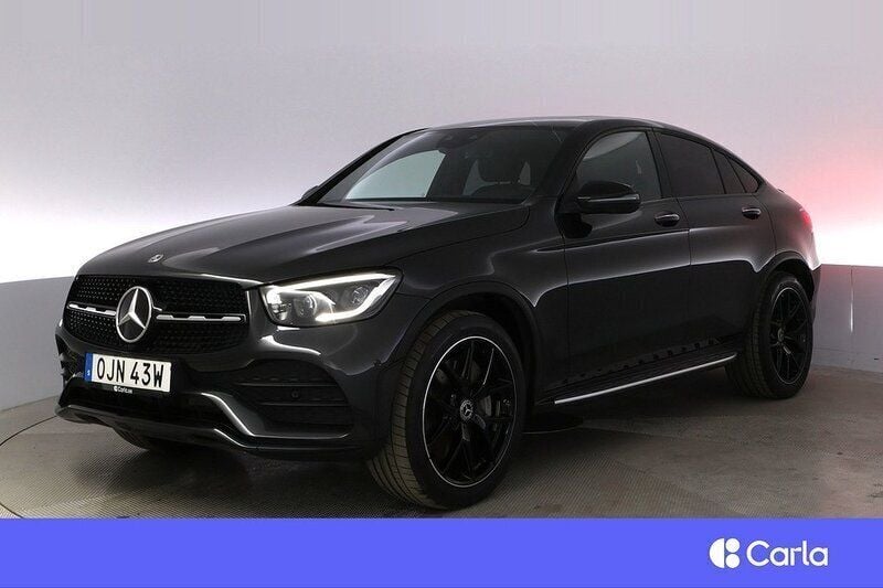 Null Begagnad 2022 Mercedes GLC300e AMG Sportkupé | 582 900 kr (Marknadspris) - Bild 1/4