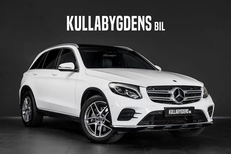 Vit Begagnad 2018 Mercedes GLC220 AMG SUV | 309 000 kr (Marknadspris) - Bild 1/4