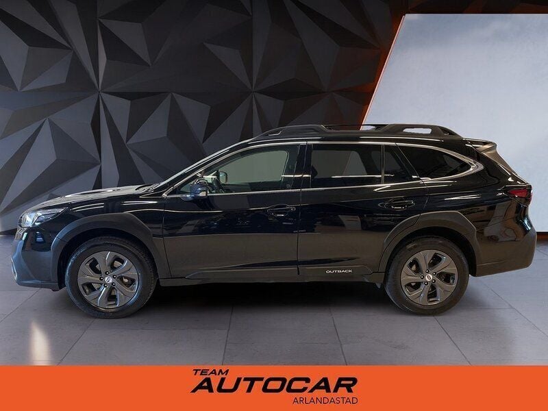 Svart Begagnad 2021 Subaru Outback SUV | 349 900 kr (Marknadspris) - Bild 1/4