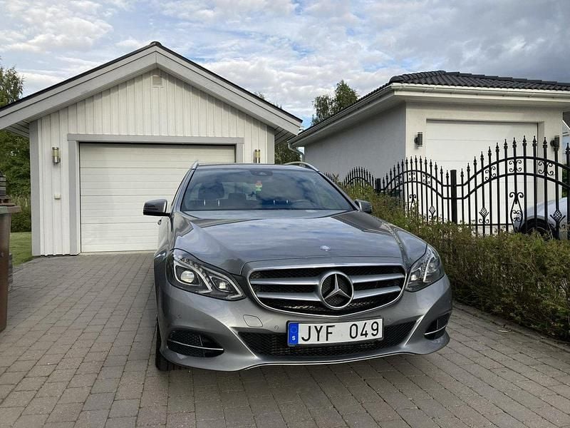 Silver Begagnad 2014 Mercedes E200 Kombi | 179 000 kr (Dyr) - Bild 1/4