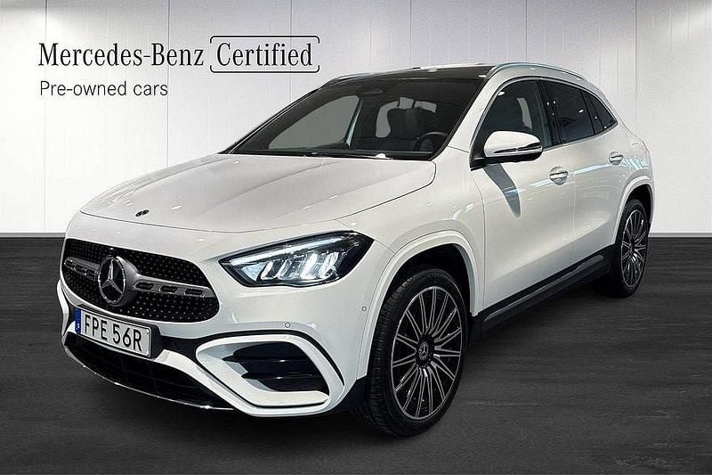 Vit Begagnad 2024 Mercedes GLA250 AMG line SUV | 478 900 kr (Marknadspris) - Bild 1/4