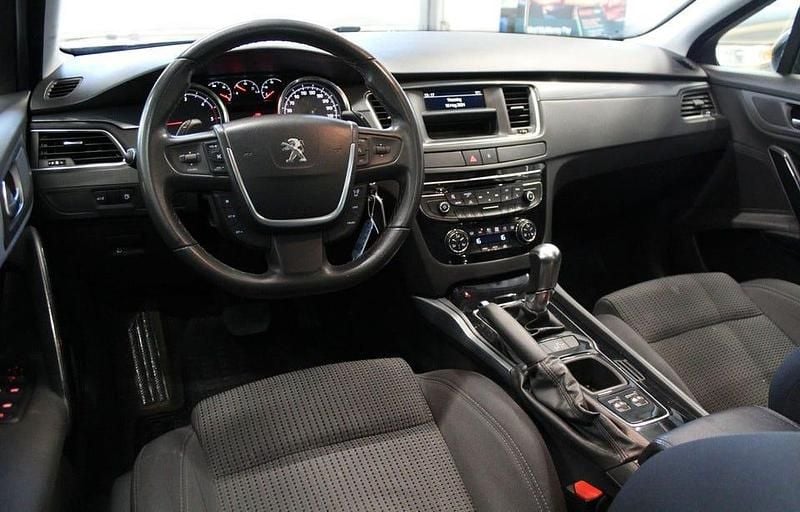 Begagnad Peugeot 508 SW 114 HK (83 kW) 2012 Svart Kombi