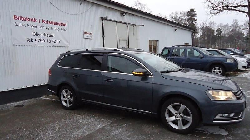 Grå Begagnad 2011 VW Passat Kombi | 49 500 kr (Marknadspris) - Bild 1/4