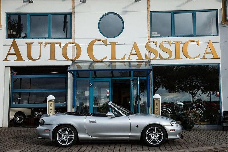 Silver metallic Begagnad 2004 Mazda MX5 Inclusive Cab | 139 000 kr - Bild 1/4