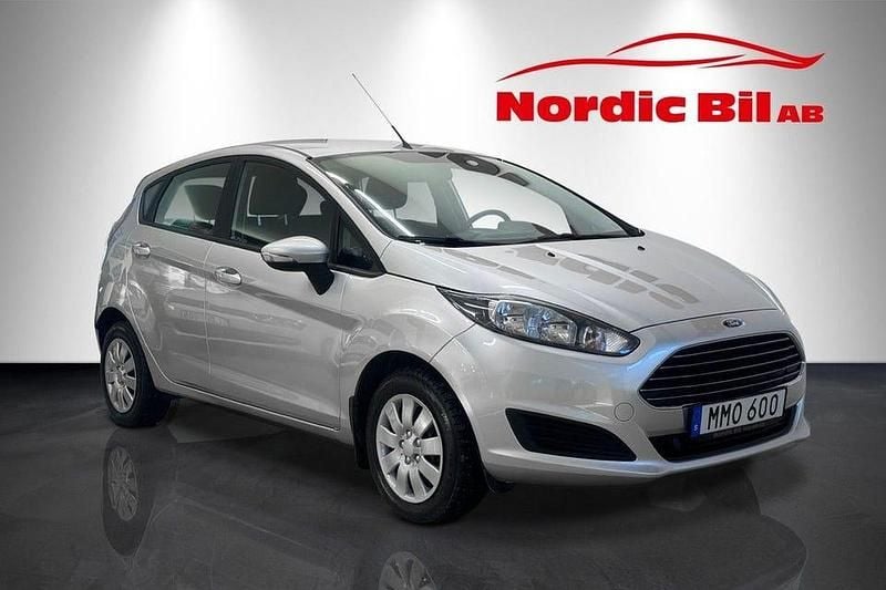 Begagnad Ford Fiesta Trend 81 HK (59 kW) 2014 Grå Halvkombi
