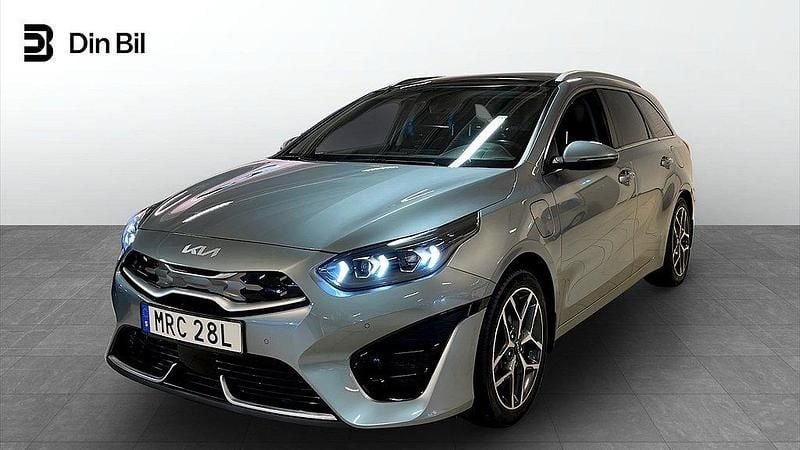 Grå Begagnad 2022 Kia Ceed Kombi | 289 000 kr (Dyr) - Bild 1/4