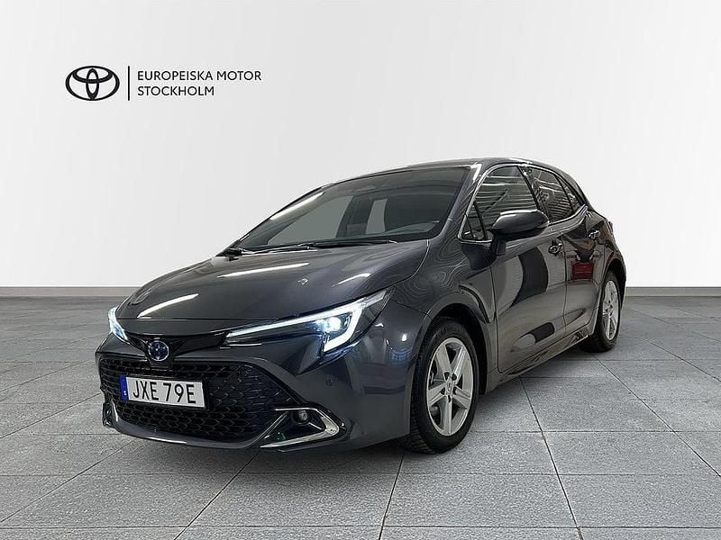Begagnad Toyota Corolla Hybrid 141 HK (103 kW) 2024 Grå