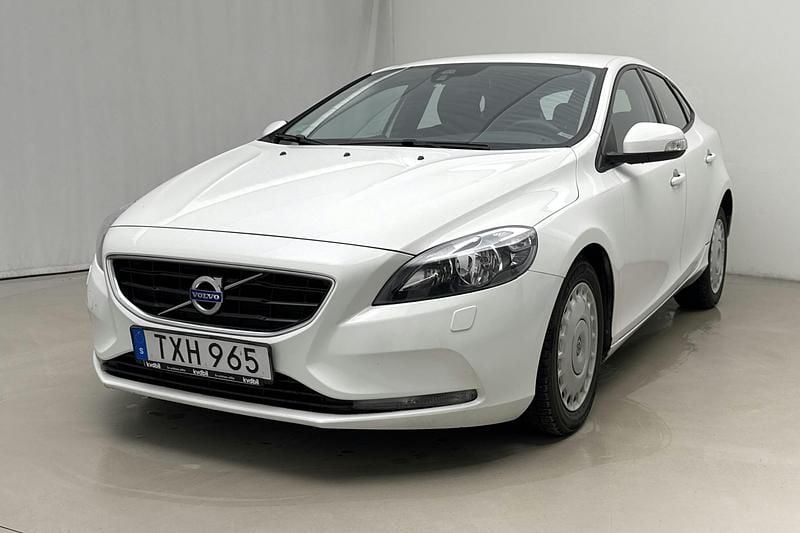 Begagnad Volvo V40 Kinetic 122 HK (89 kW) 2016 Vit