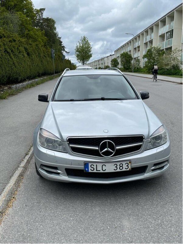 Silver Begagnad 2011 Mercedes C180 Avantgarde Kombi | 59 000 kr (Marknadspris) - Bild 1/4