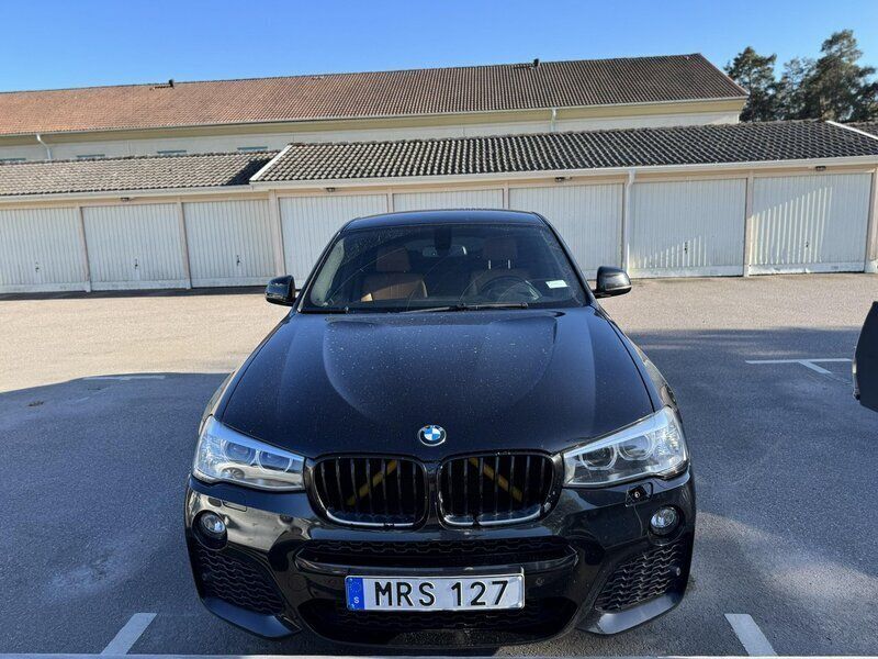 Svart Begagnad 2015 BMW X4 M Sport SUV | 205 000 kr (Marknadspris) - Bild 1/4