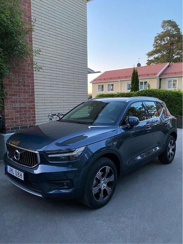 Blå Begagnad 2020 Volvo XC40 Inscription SUV | 339 000 kr (Lite dyr) - Bild 1/2