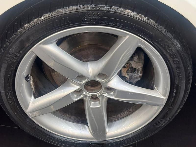 Begagnad Mercedes E220 Avantgarde 170 HK (125 kW) 2009 Vit Sedan