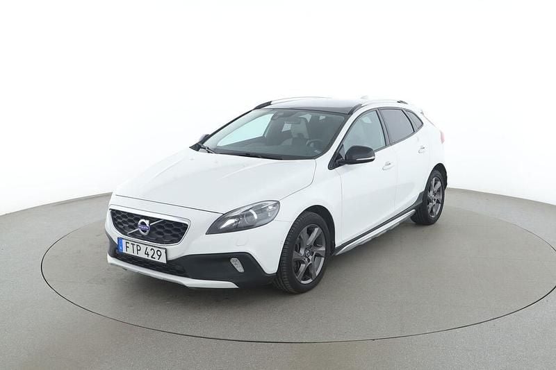 Vit Begagnad 2016 Volvo V40 CC Summum Kombi | 217 000 kr (Lite dyr) - Bild 1/3
