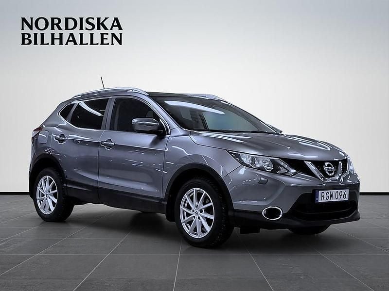 Grå Begagnad 2016 Nissan Qashqai SUV | 149 795 kr (Marknadspris) - Bild 1/4