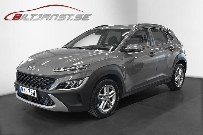 Grå Begagnad 2023 Hyundai Kona Essential SUV | 209 900 kr (Bra pris) - Bild 1/4