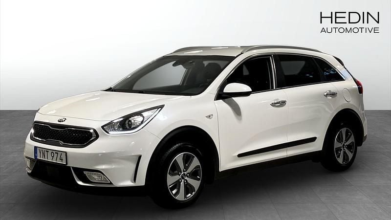 Vit (white) Begagnad 2018 Kia Niro Advance SUV | 159 900 kr (Marknadspris) - Bild 1/4