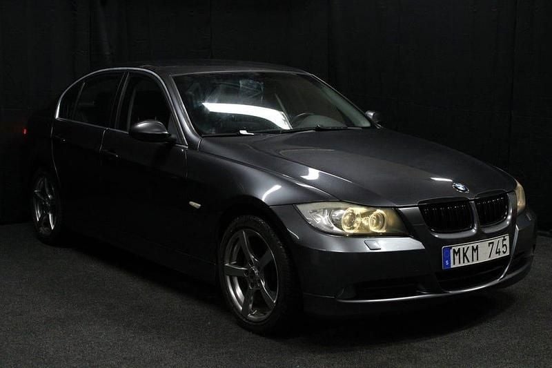 Begagnad BMW 325 197 HK (144 kW) 2008 Grå Sedan