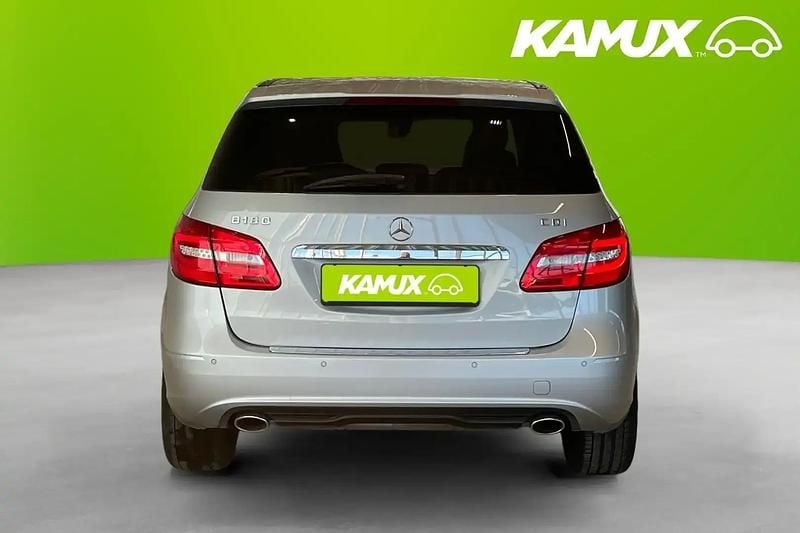 Begagnad Mercedes B180 109 HK (80 kW) 2013 Grå Minibuss