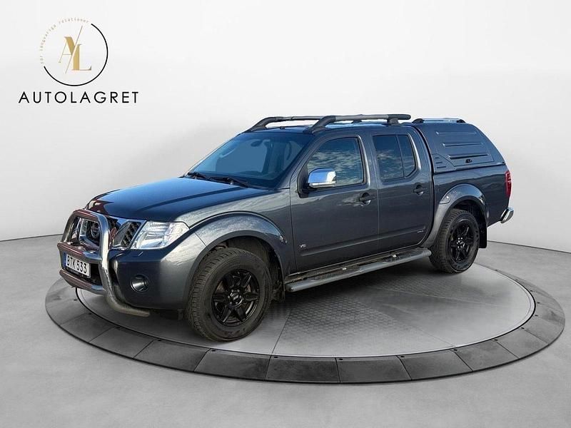 Mörkgrå (grå) Begagnad 2014 Nissan Navara Pickup | 144 700 kr (Marknadspris) - Bild 1/4