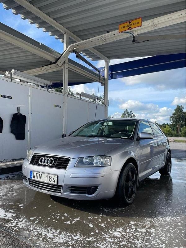 Silver Begagnad 2005 Audi A3 Sportback Halvkombi | 19 000 kr (Bra pris) - Bild 1/4