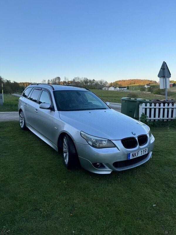 Grå Begagnad 2006 BMW 535 M Sport Kombi | 90 000 kr - Bild 1/4