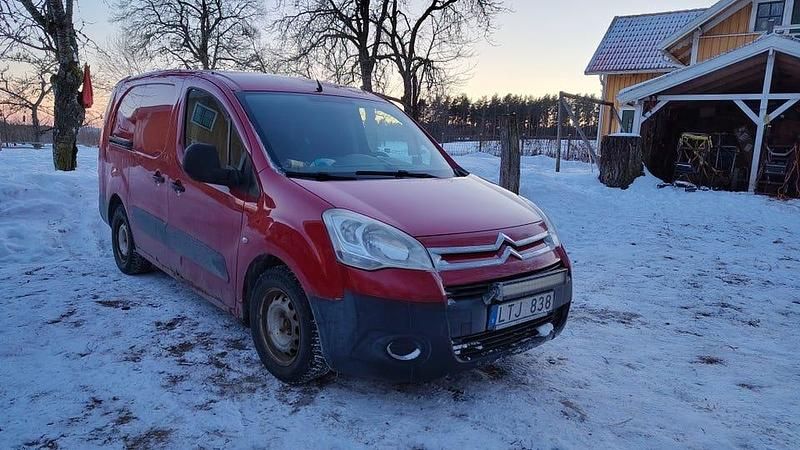 Begagnad Citroën Berlingo 90 HK (66 kW) 2011 Minibuss